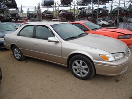 2000 TOYOTA CAMRY LE 4DR GOLD 2.2 AT Z19621